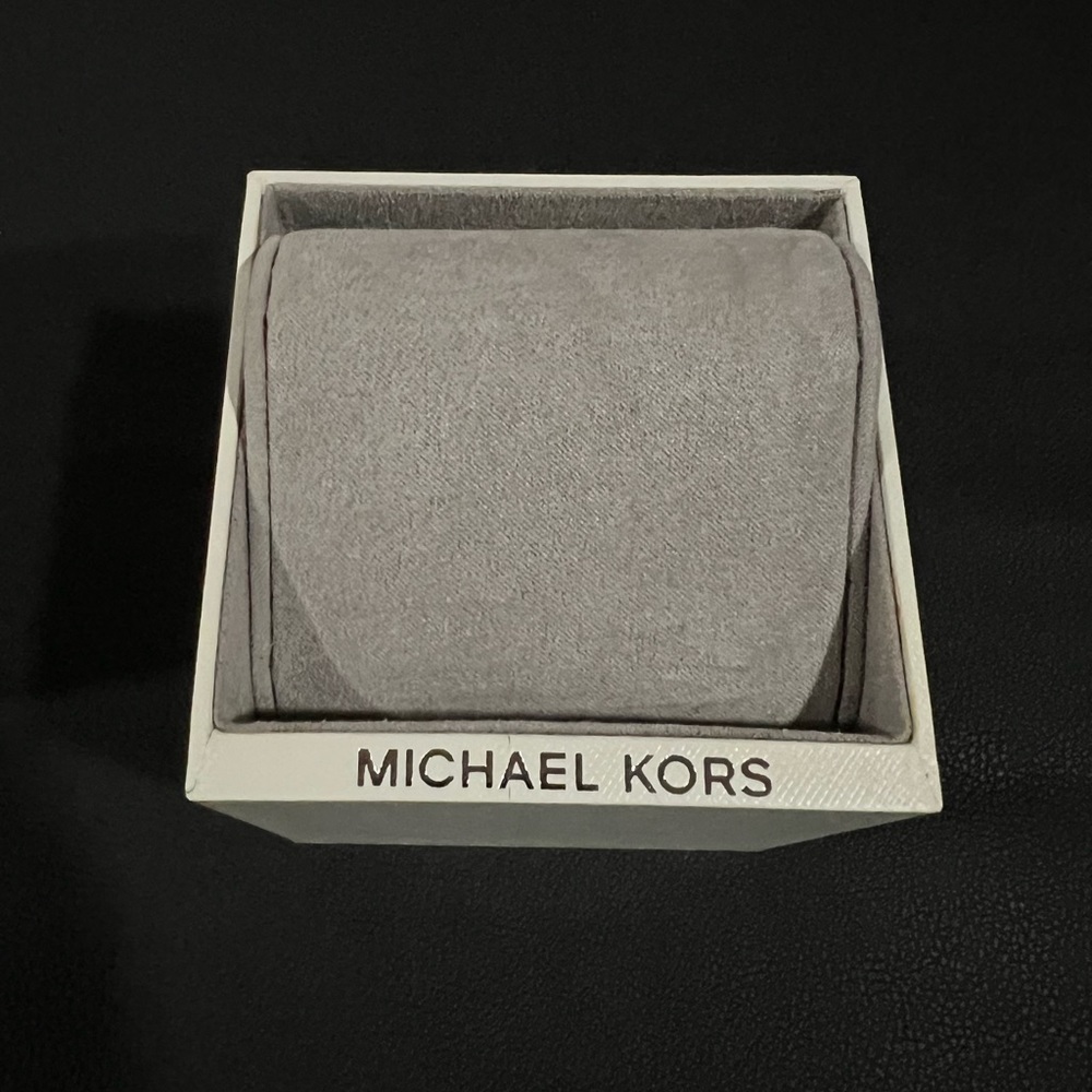 Michael Kors Watch Box - Picture 3 of 3